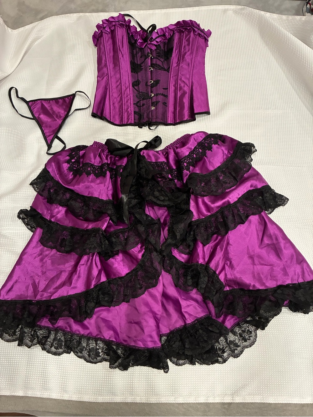 Sexy saloon girl costume